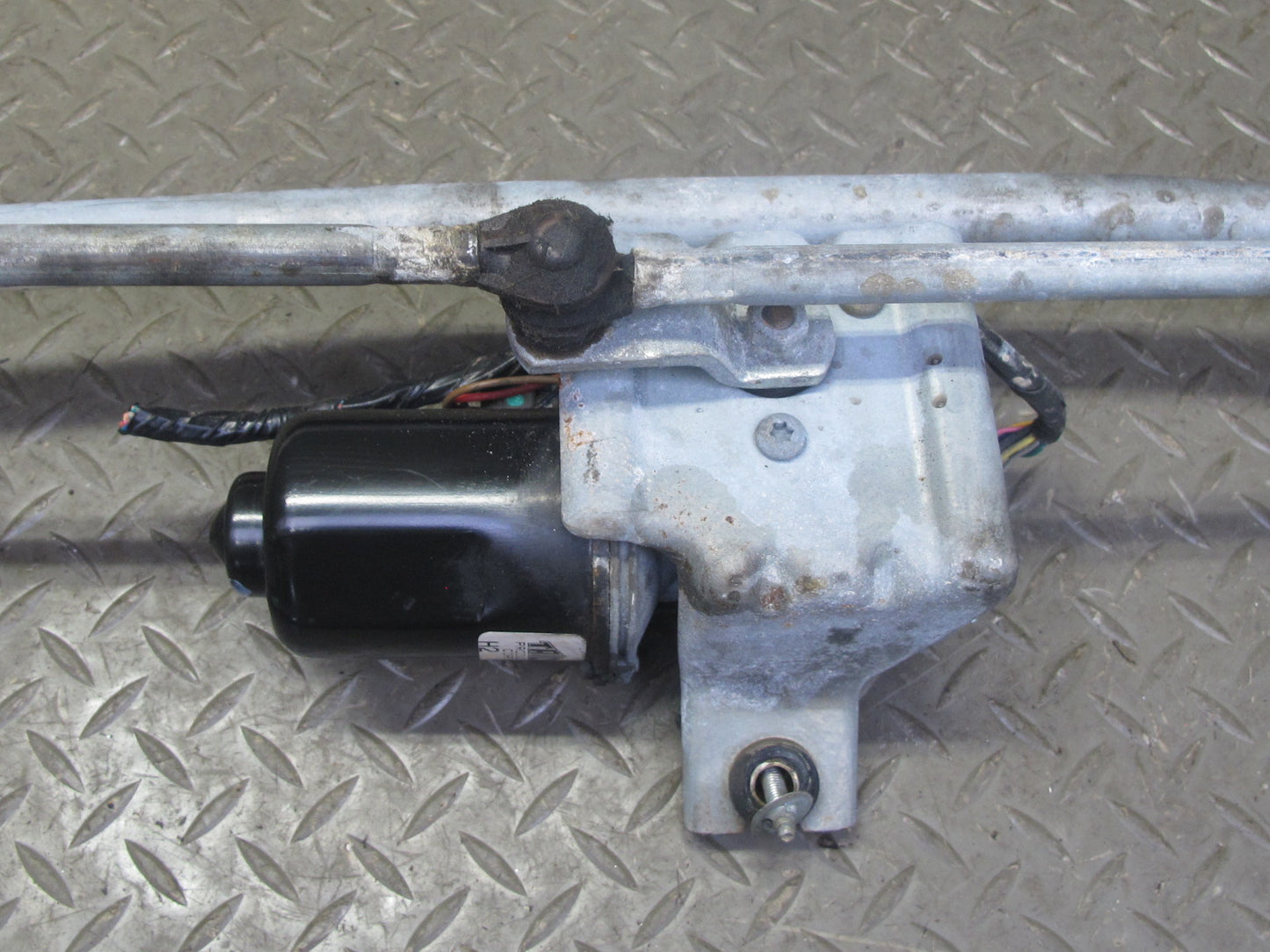 2003-2007 Hummer H2 Windshield Wiper Transmission Linkage w Motor 15252855