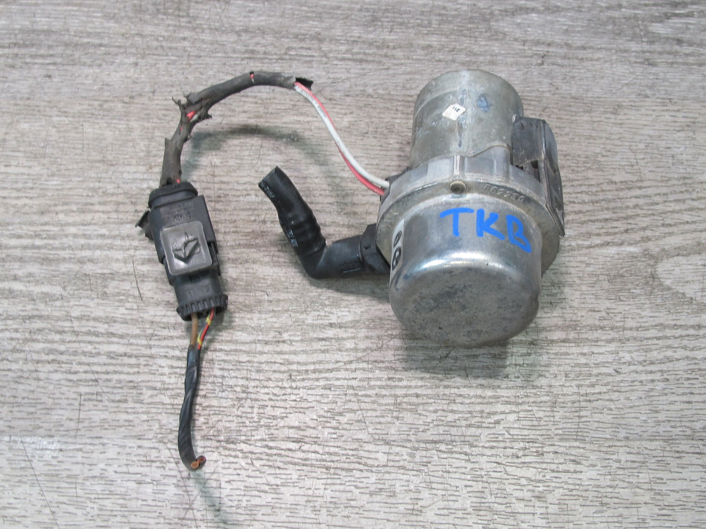 2008-2013 BMW E90 E92 E93 M3 Brake Booster Vacuum Pump 2283333