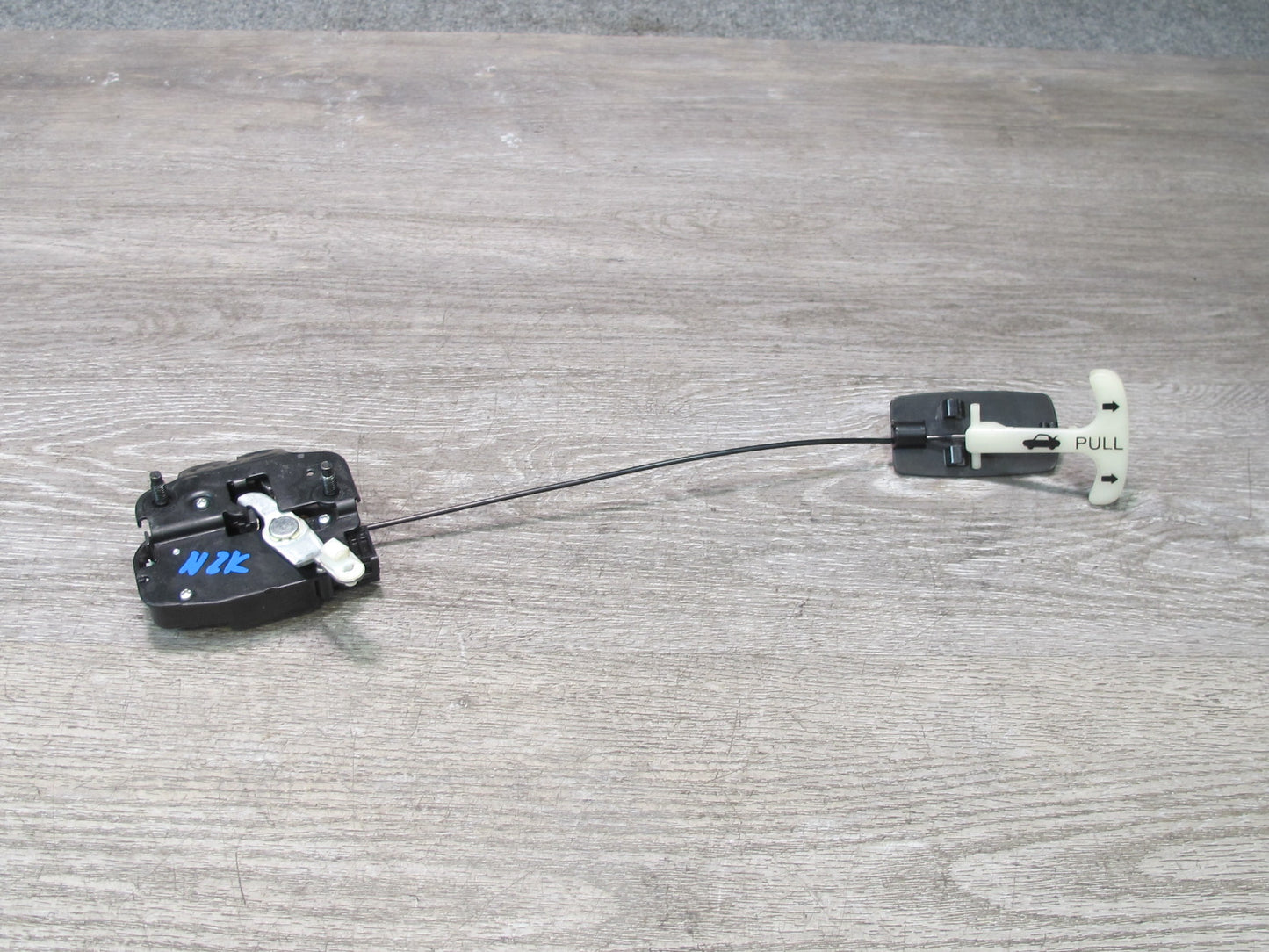 04-09 Nissan 350Z Z33 Convertible Rear Trunk Lid Lock Latch Actuator OEM