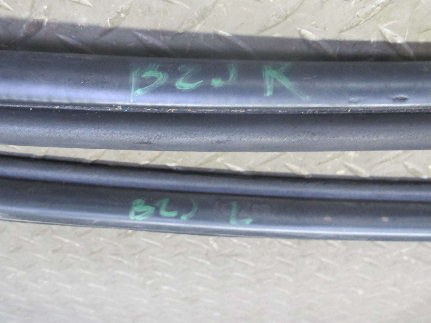 03-08 BMW E85 Z4 Set of 3 Windshield Door Weatherstrip Rubber Seal Cover OEM