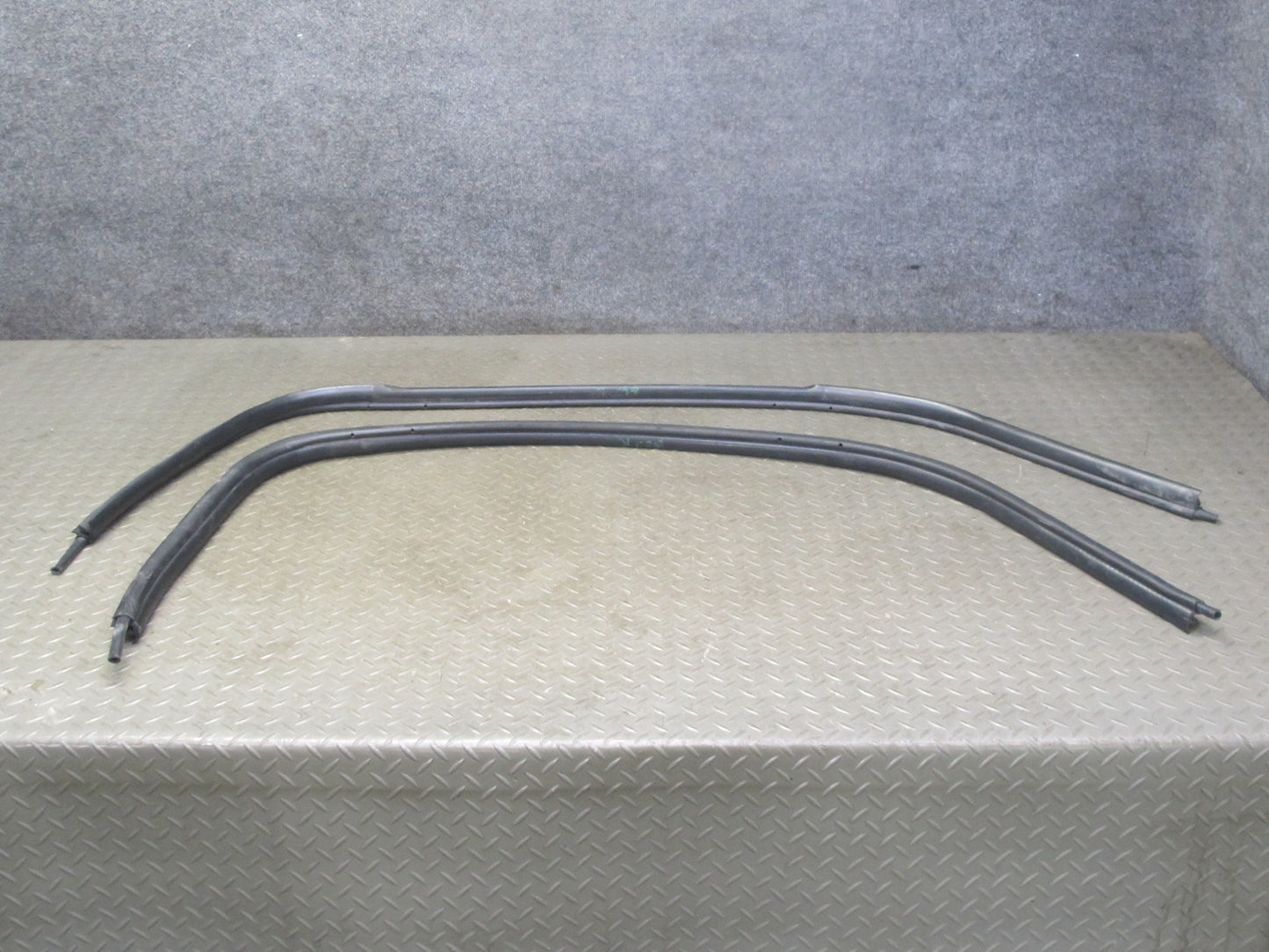 03-08 BMW E85 Z4 Set of 3 Windshield Door Weatherstrip Rubber Seal Cover OEM