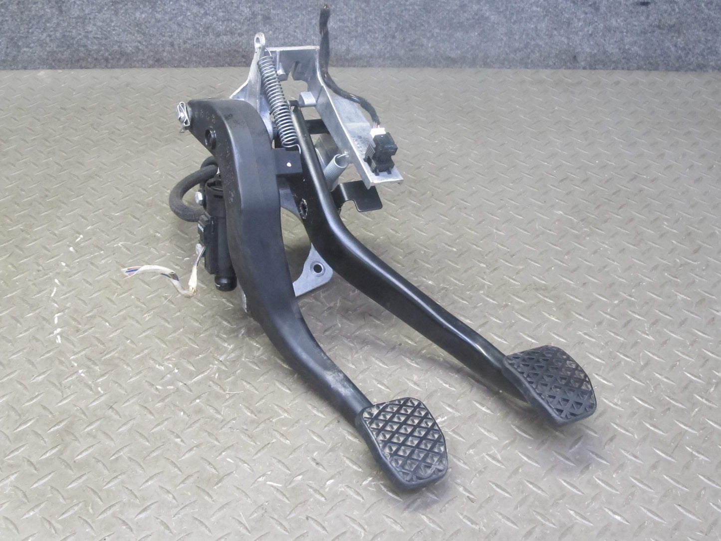 08-13 BMW E90 E92 M3 Under Dash Knee M/T Clutch Brake Gas Acceleration Pedal Set