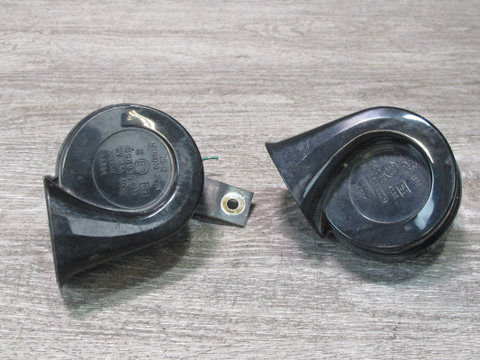 03-09 Nissan 350Z Z33 Set of 2 High & Low Tone Note Pitch Horn Signal OEM