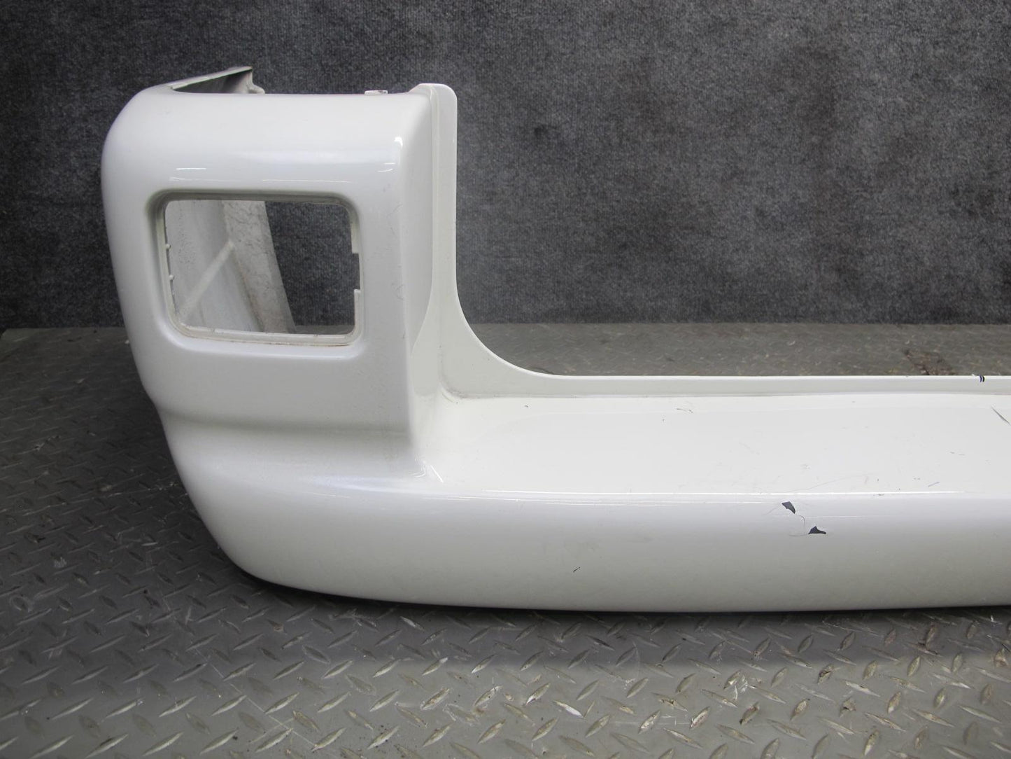 97-03 VW Eurovan T4 Rear Bumper Cover Arctic White w Foam Absorber Set OEM