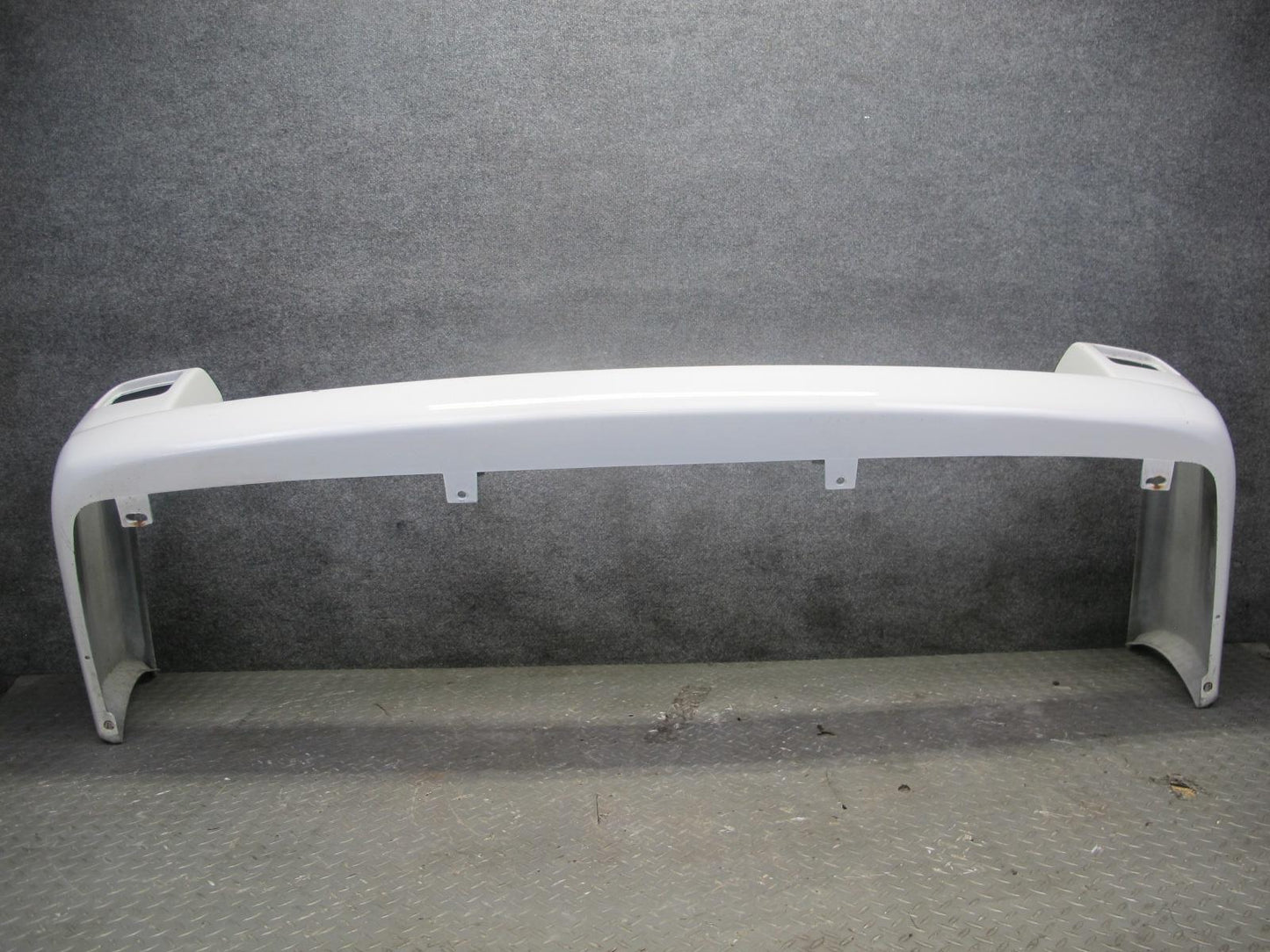 97-03 VW Eurovan T4 Rear Bumper Cover Arctic White w Foam Absorber Set OEM