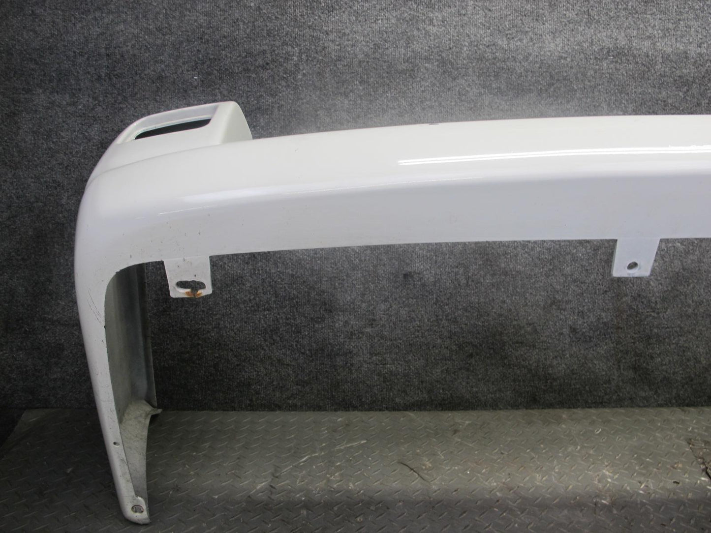 97-03 VW Eurovan T4 Rear Bumper Cover Arctic White w Foam Absorber Set OEM
