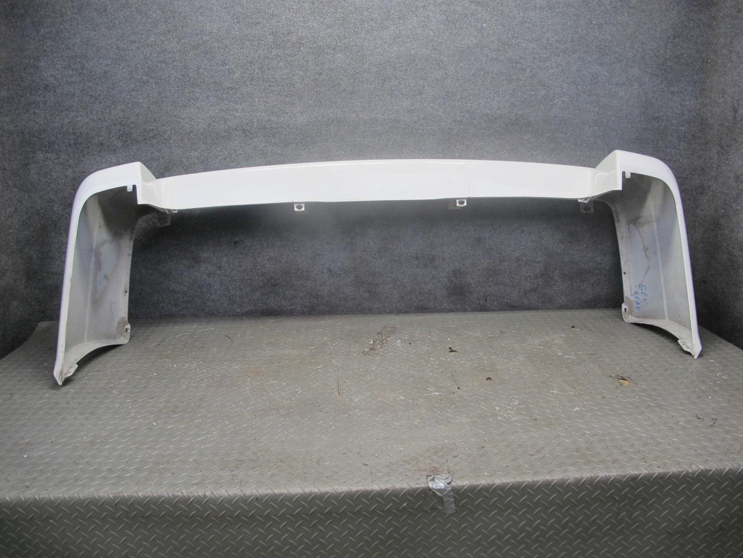 97-03 VW Eurovan T4 Rear Bumper Cover Arctic White w Foam Absorber Set OEM