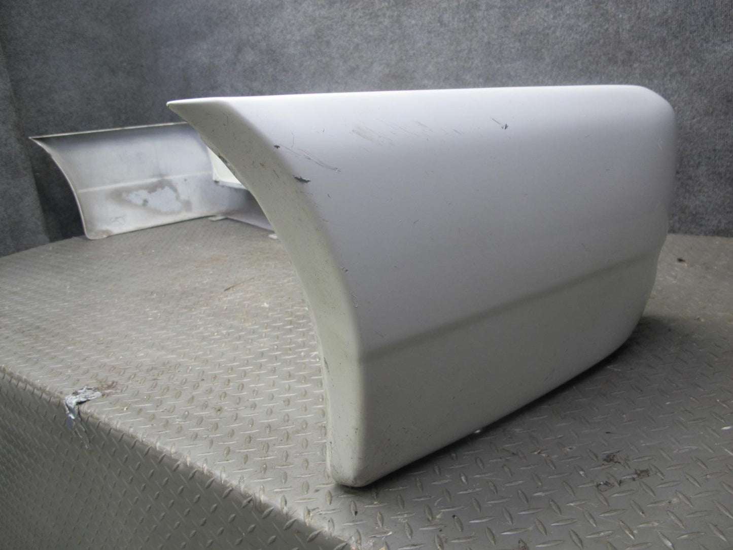 97-03 VW Eurovan T4 Rear Bumper Cover Arctic White w Foam Absorber Set OEM