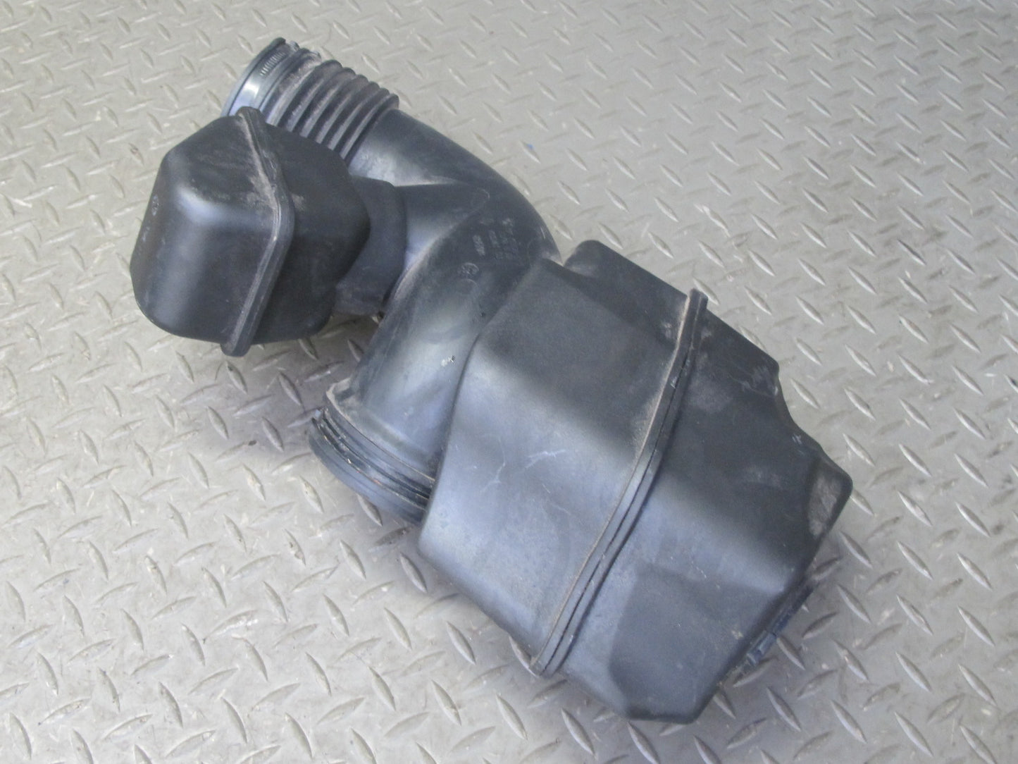 07-08 BMW E85 Z4 N52 3.0si Air Intake Resonator w Duct 7556528 OEM