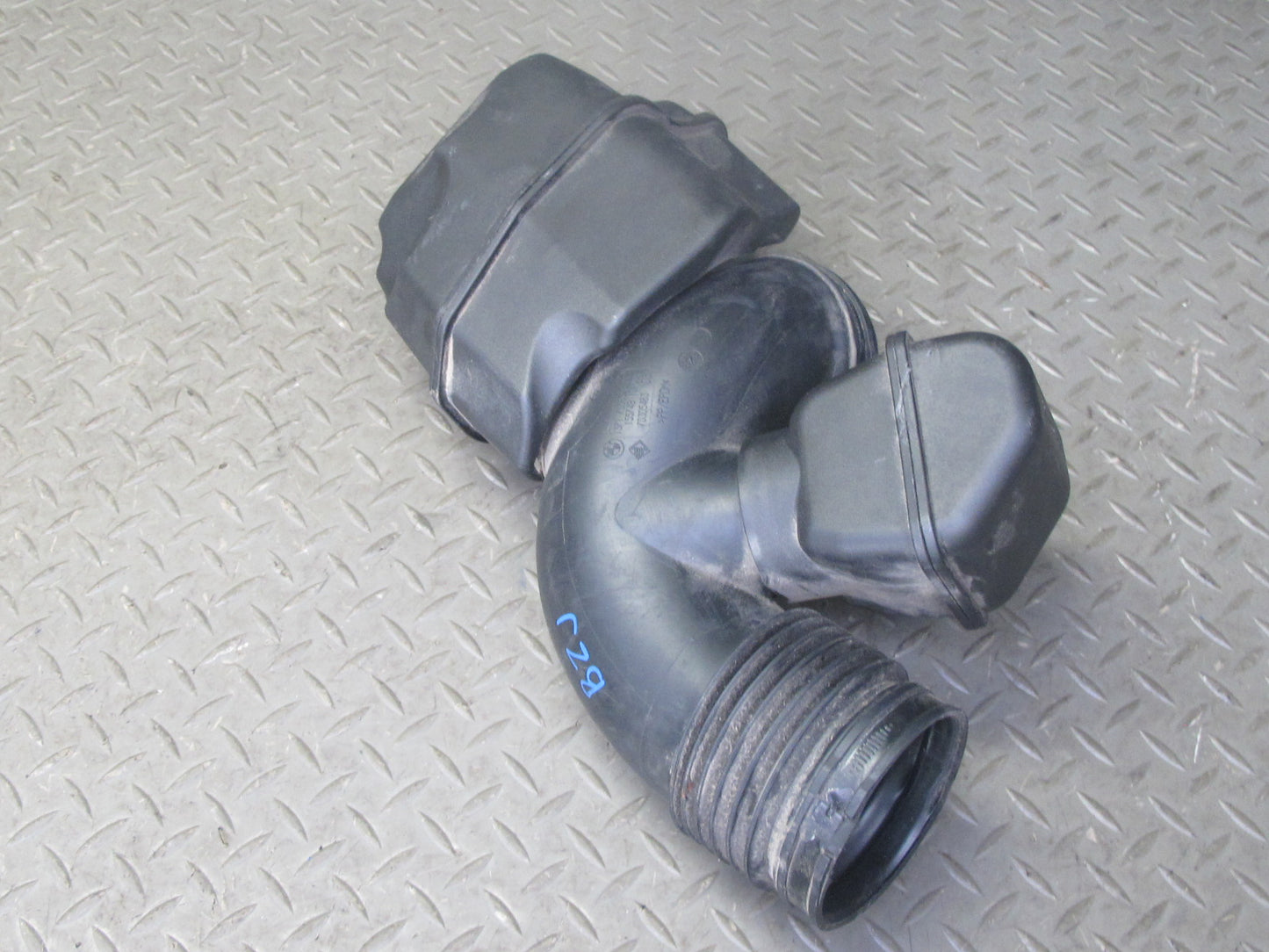 07-08 BMW E85 Z4 N52 3.0si Air Intake Resonator w Duct 7556528 OEM