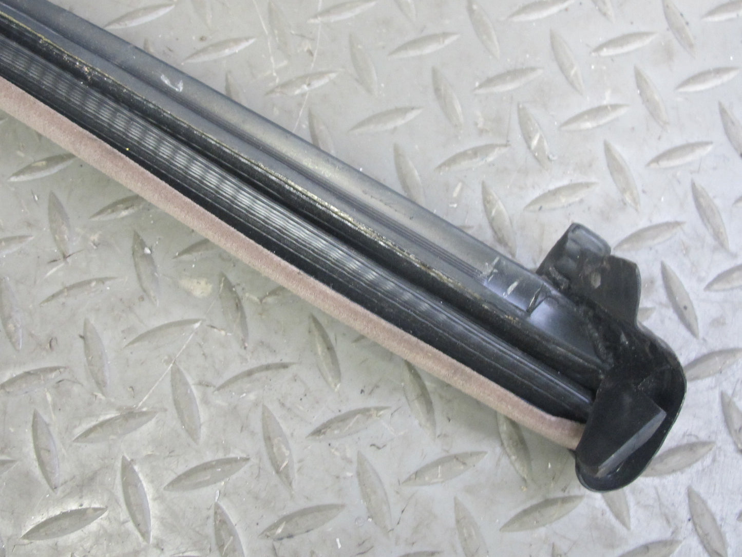 96-99 BMW E36 325iC 328iC Convertible Right Door Weatherstrip Rubber Seal OEM