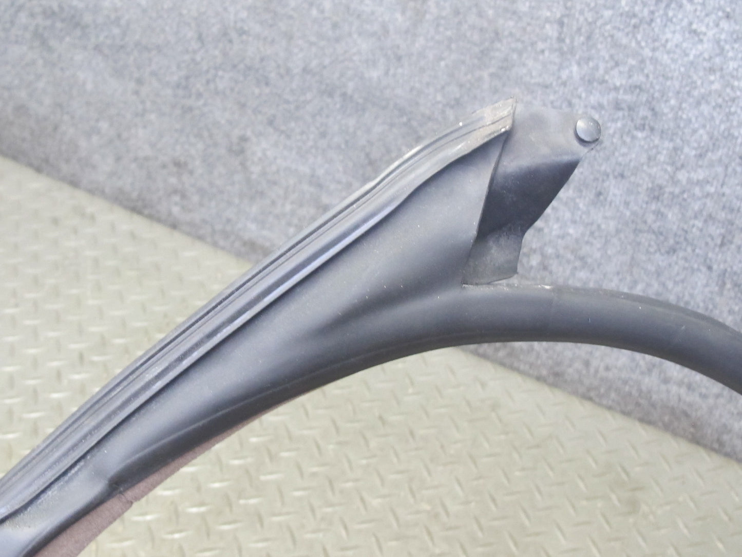 96-99 BMW E36 325iC 328iC Convertible Right Door Weatherstrip Rubber Seal OEM