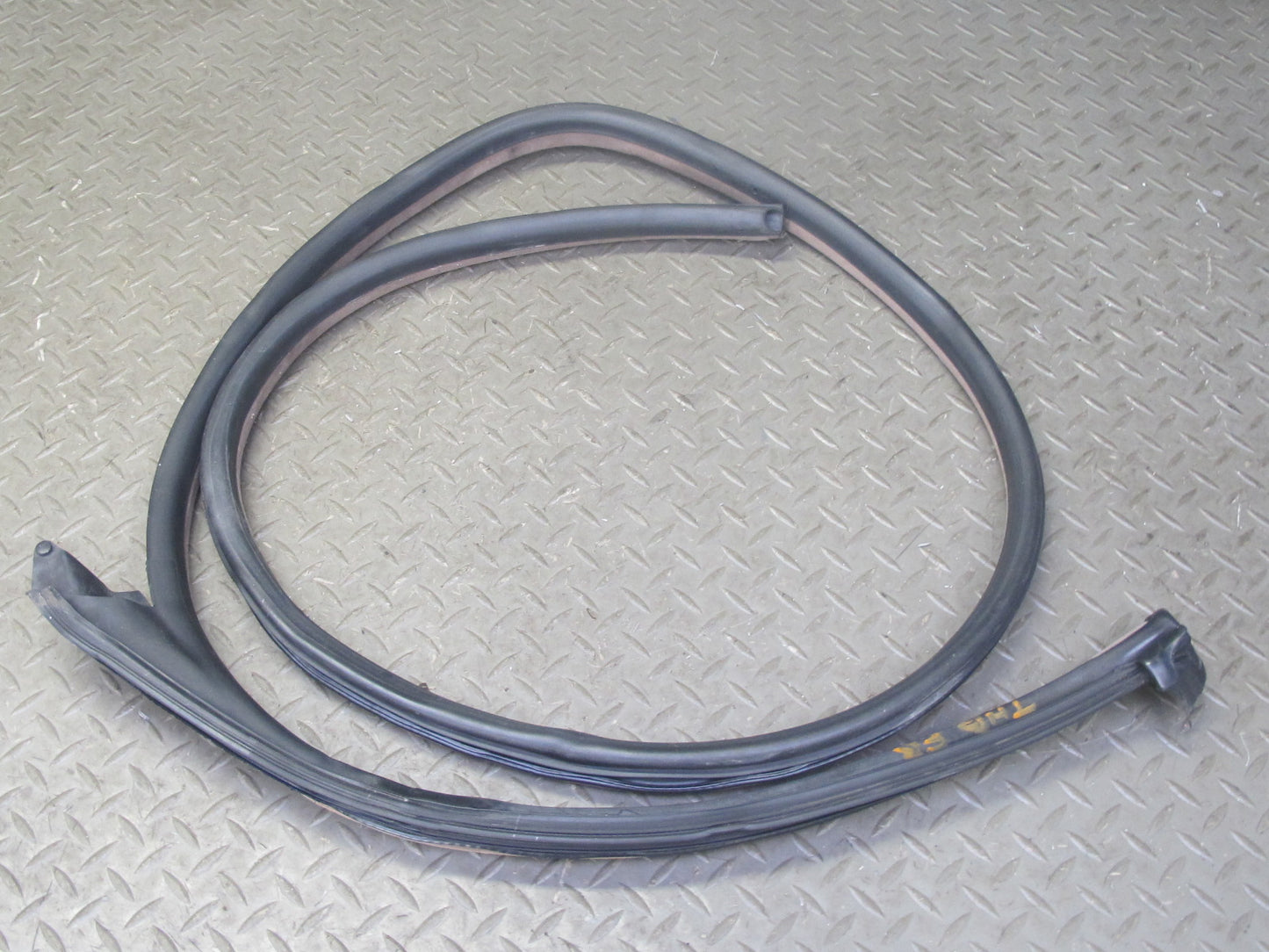 96-99 BMW E36 325iC 328iC Convertible Right Door Weatherstrip Rubber Seal OEM