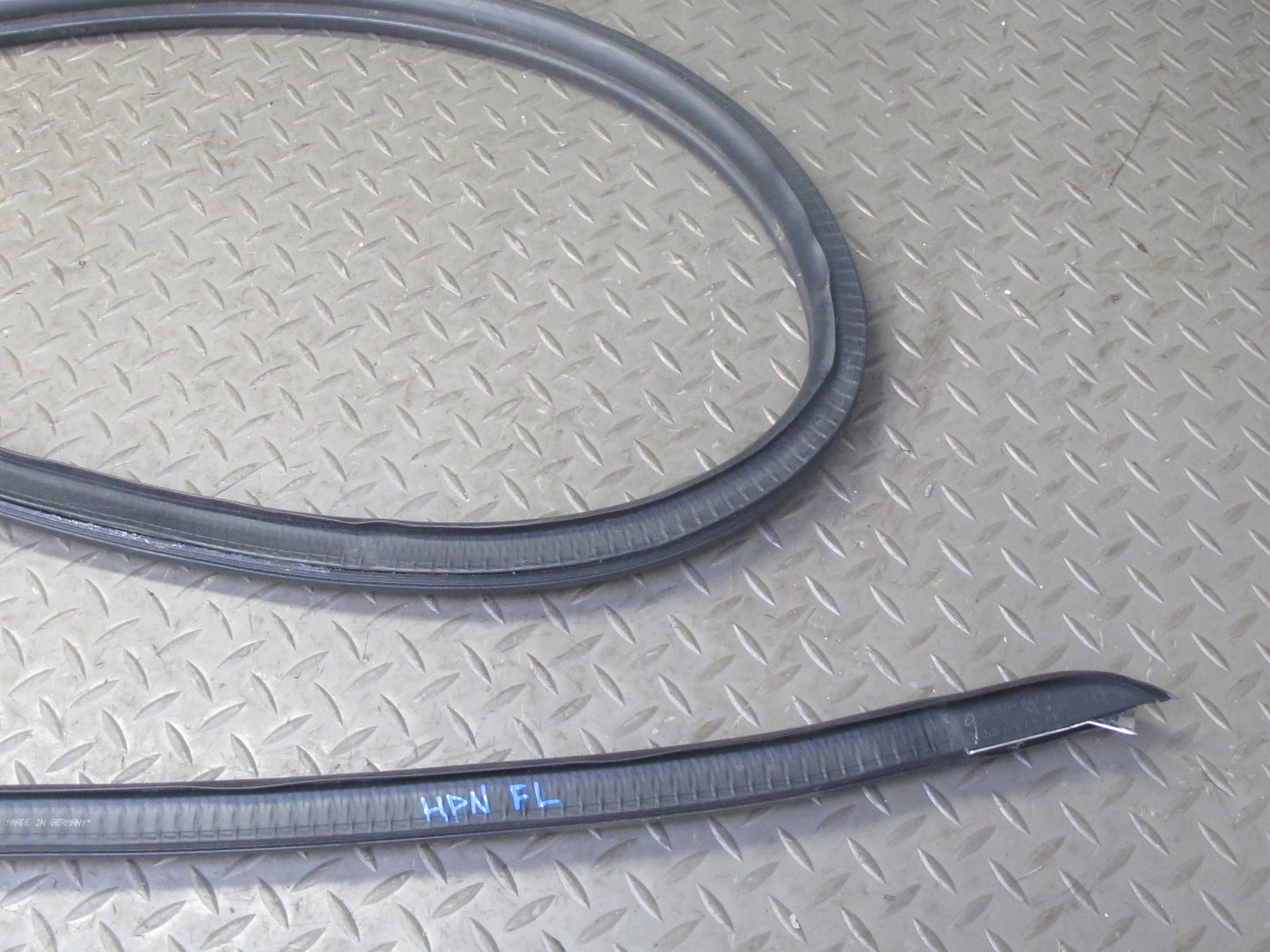 1999-2005 Porsche 911 996 Convertble Left Side Door Weatherstrip Rubber Seal