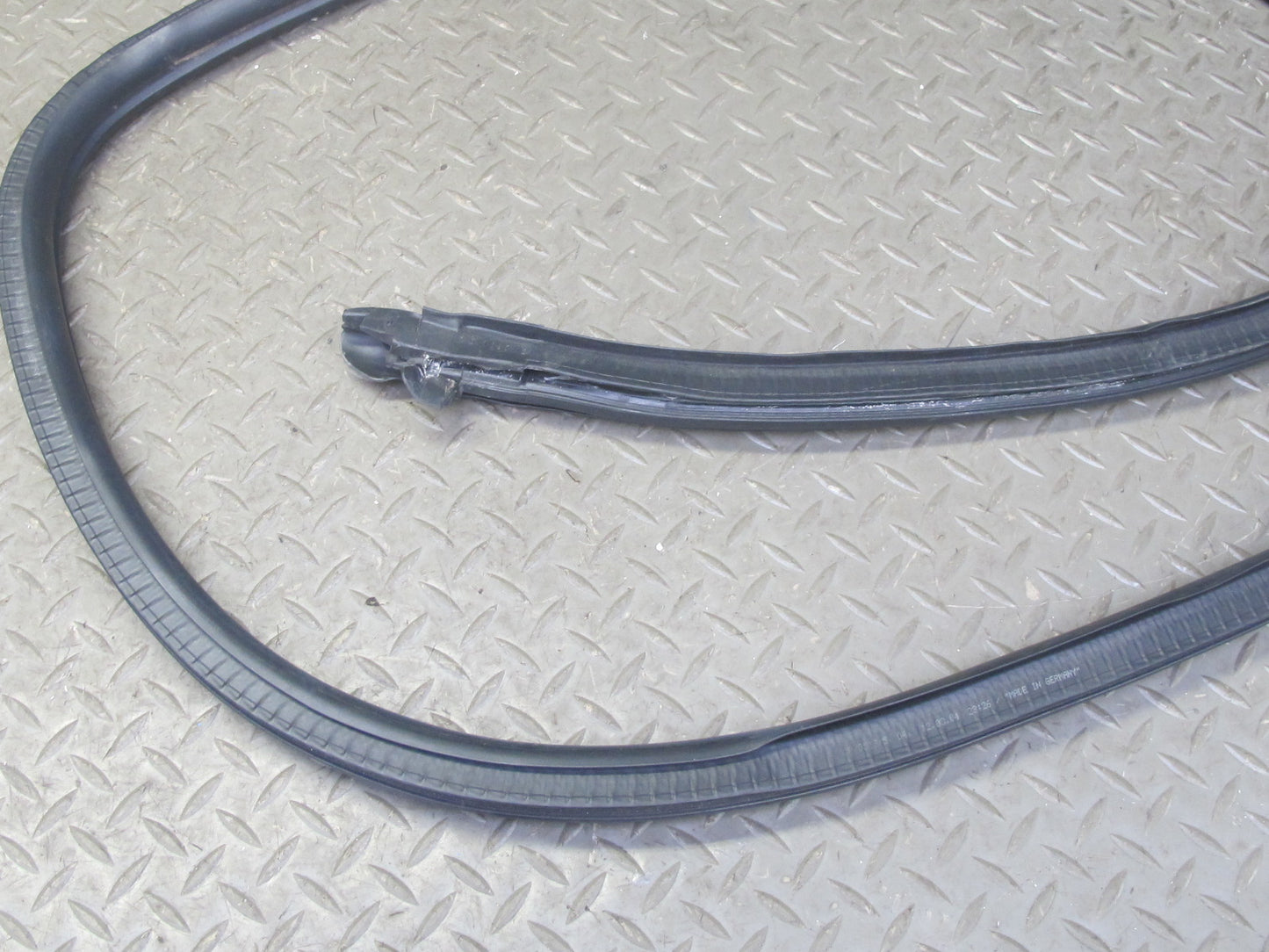 1999-2005 Porsche 911 996 Convertble Left Side Door Weatherstrip Rubber Seal