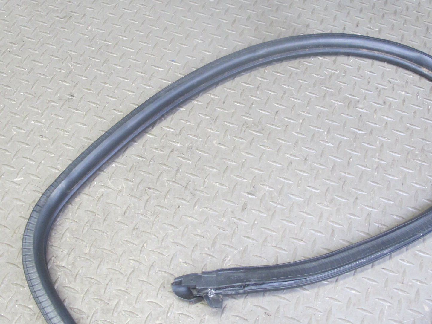 1999-2005 Porsche 911 996 Convertble Left Side Door Weatherstrip Rubber Seal