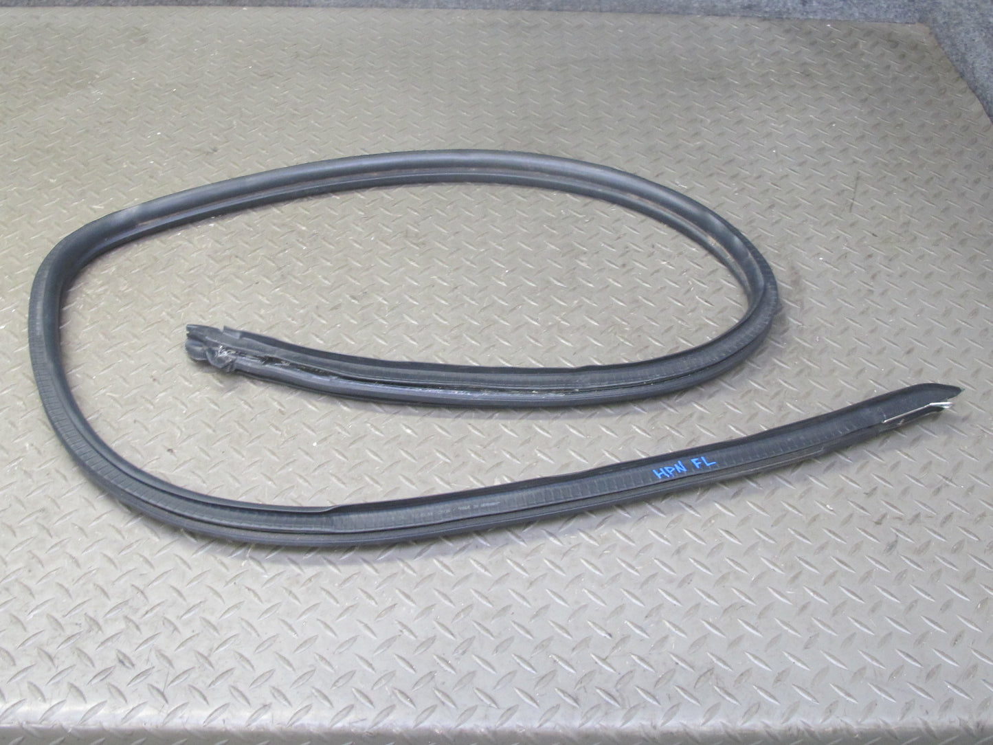1999-2005 Porsche 911 996 Convertble Left Side Door Weatherstrip Rubber Seal