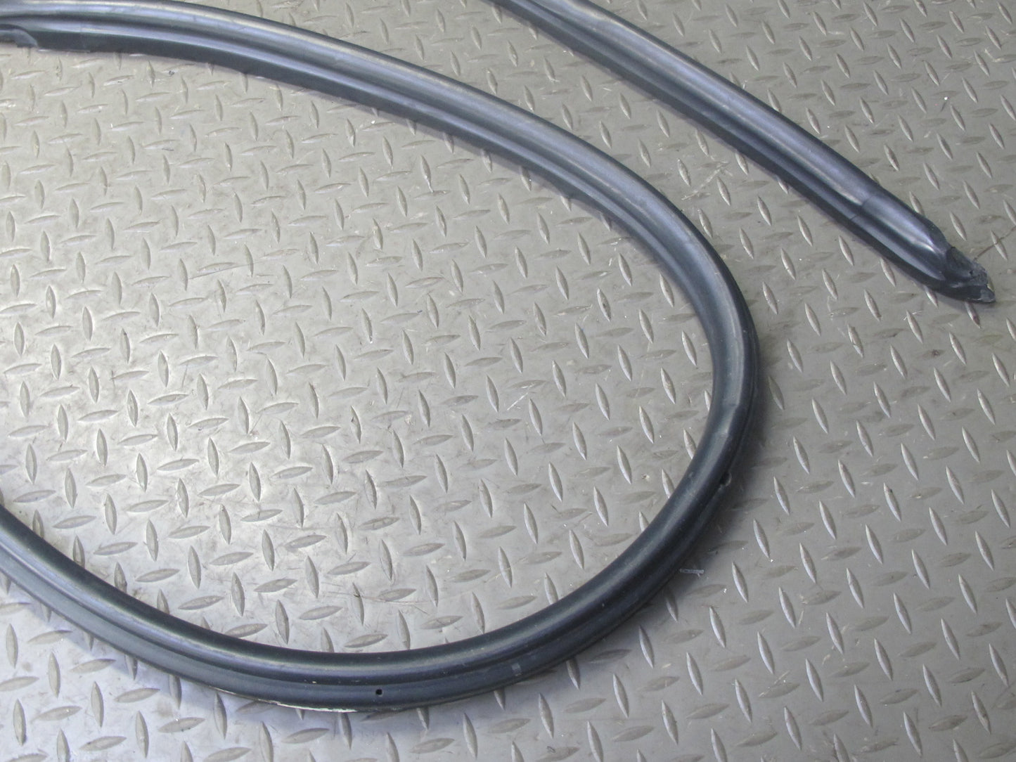 1999-2005 Porsche 911 996 Convertble Left Side Door Weatherstrip Rubber Seal