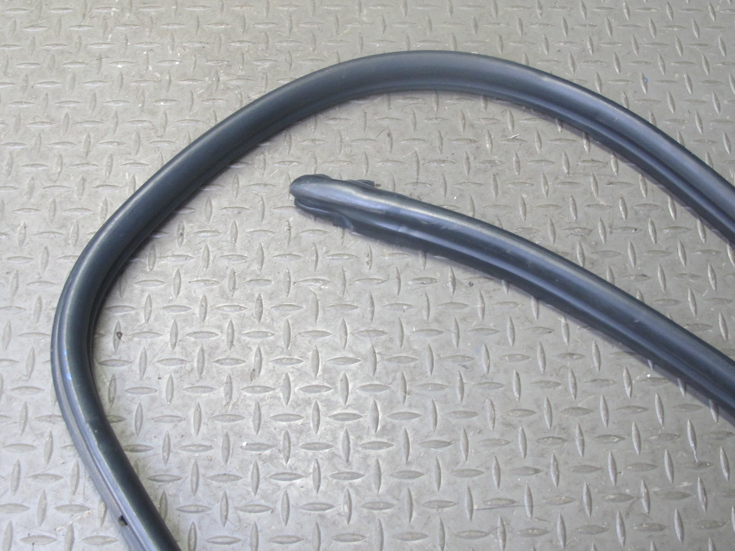 1999-2005 Porsche 911 996 Convertble Left Side Door Weatherstrip Rubber Seal