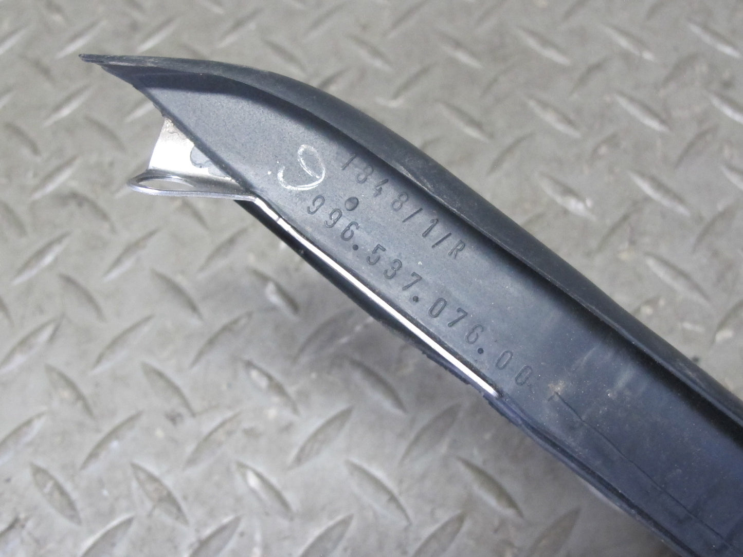 1999-2005 Porsche 911 996 Convertble Right Side Door Weatherstrip Rubber Seal