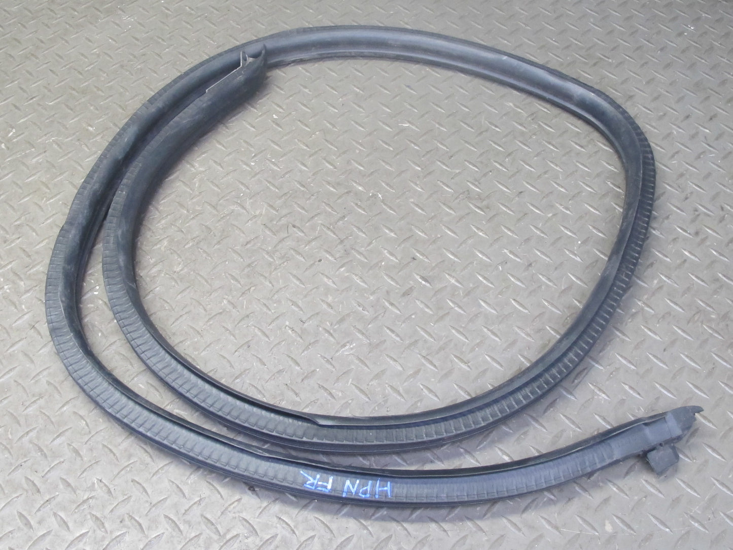 1999-2005 Porsche 911 996 Convertble Right Side Door Weatherstrip Rubber Seal