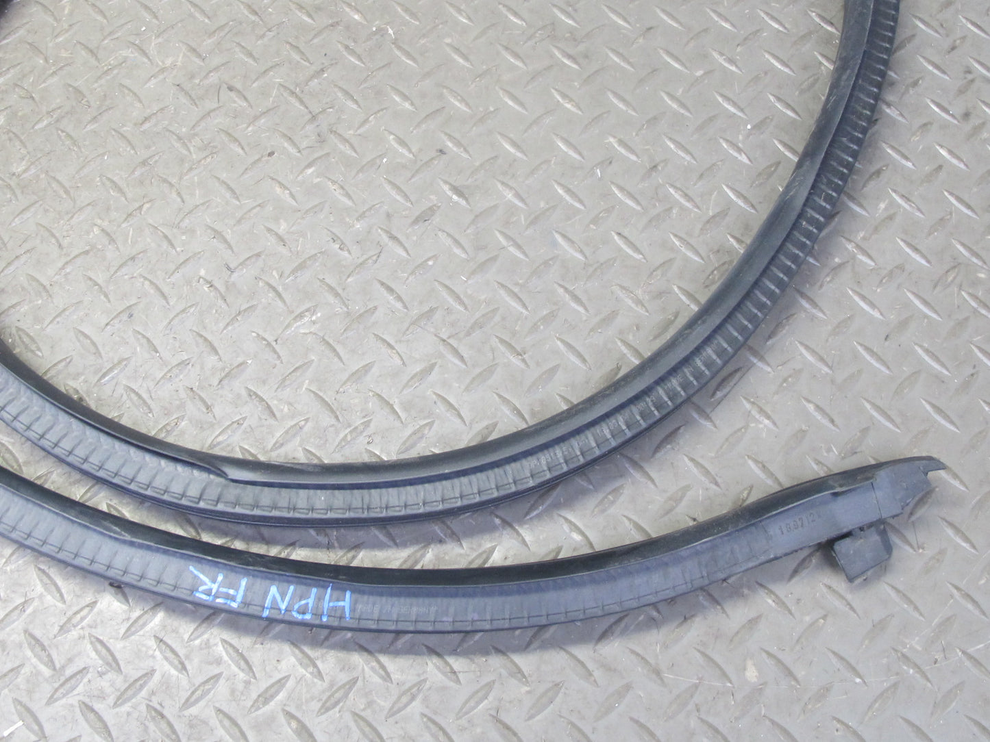 1999-2005 Porsche 911 996 Convertble Right Side Door Weatherstrip Rubber Seal