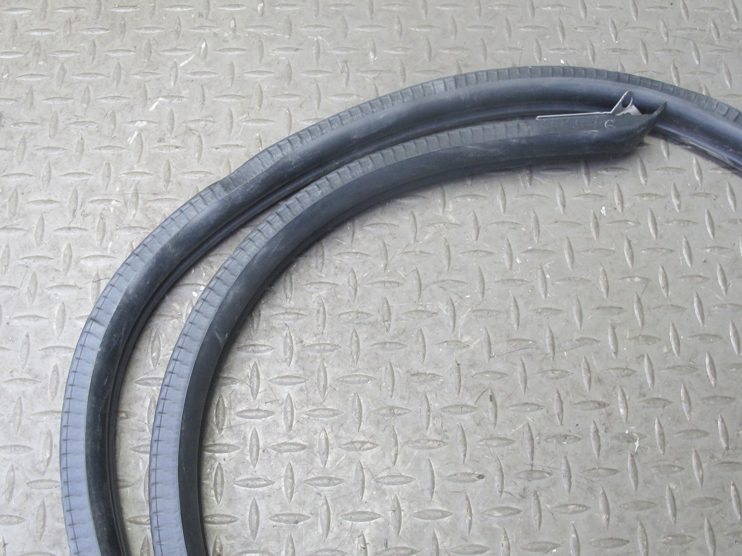 1999-2005 Porsche 911 996 Convertble Right Side Door Weatherstrip Rubber Seal