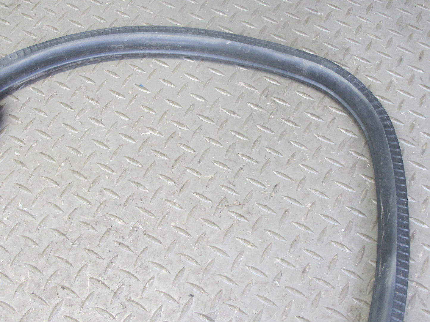 1999-2005 Porsche 911 996 Convertble Right Side Door Weatherstrip Rubber Seal
