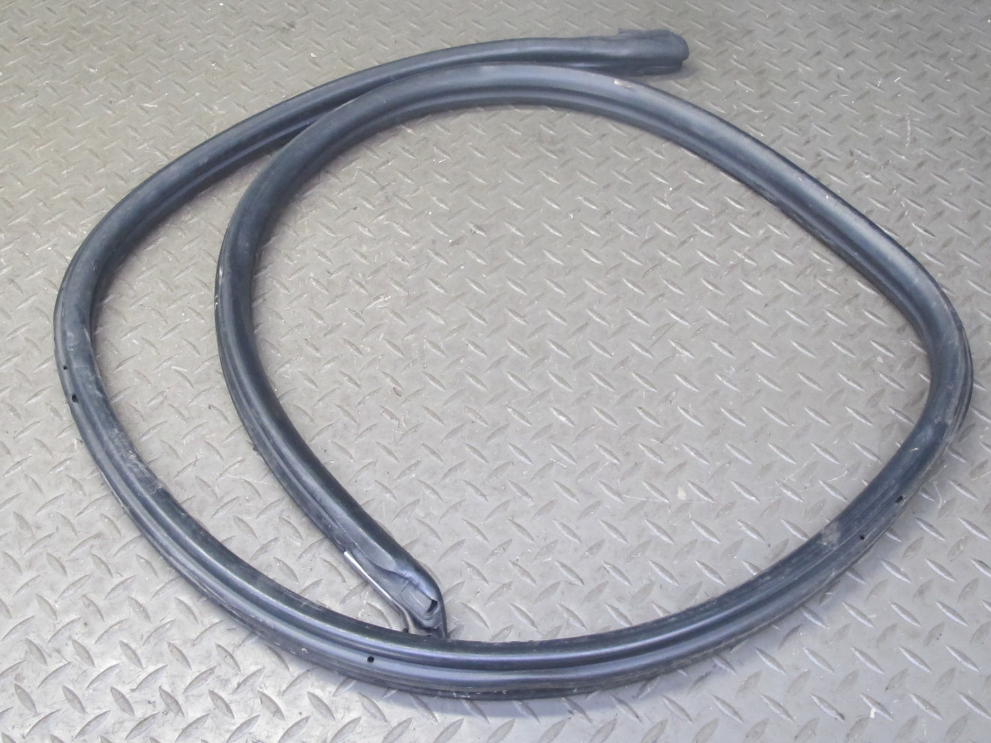 1999-2005 Porsche 911 996 Convertble Right Side Door Weatherstrip Rubber Seal