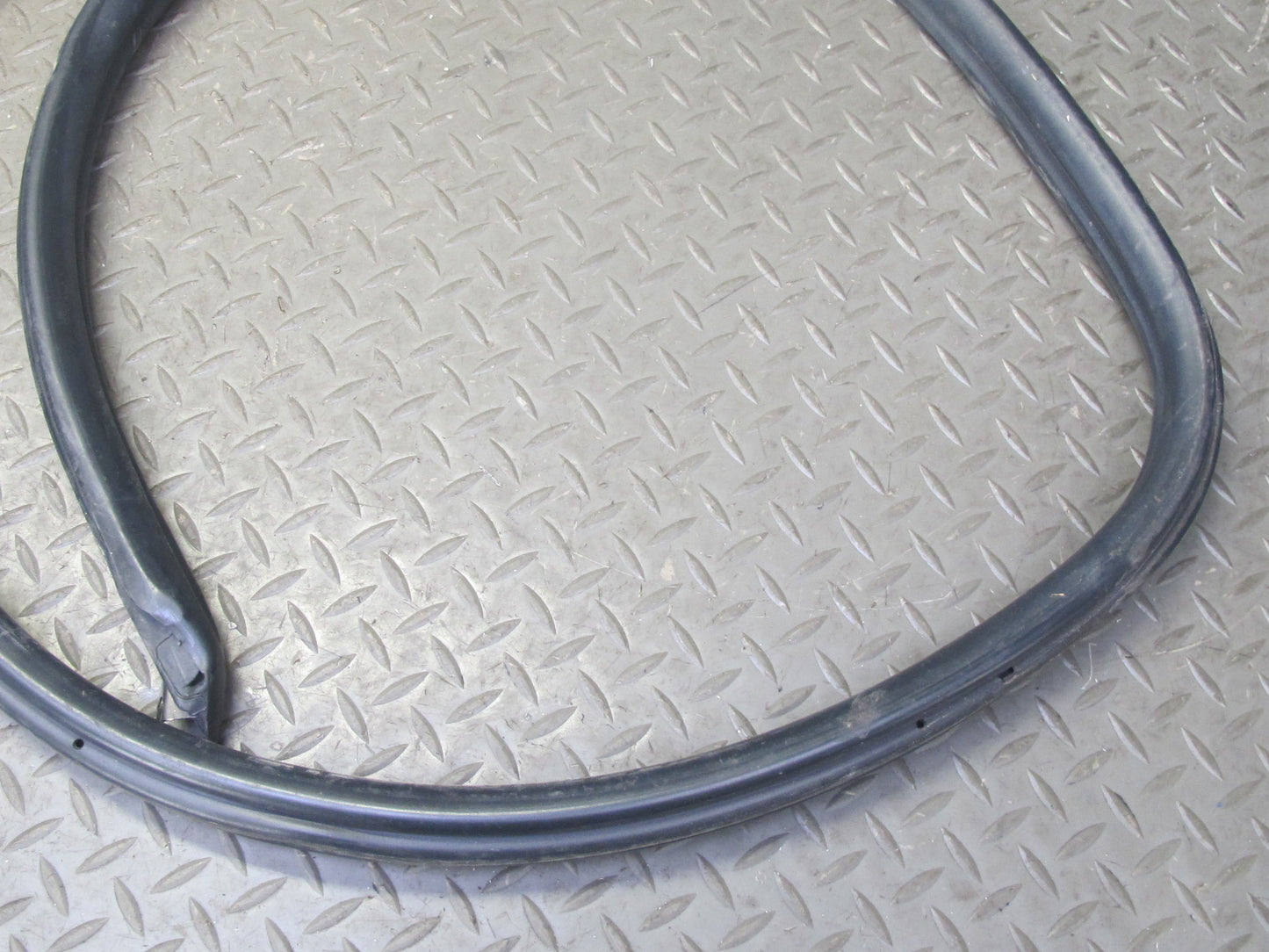 1999-2005 Porsche 911 996 Convertble Right Side Door Weatherstrip Rubber Seal