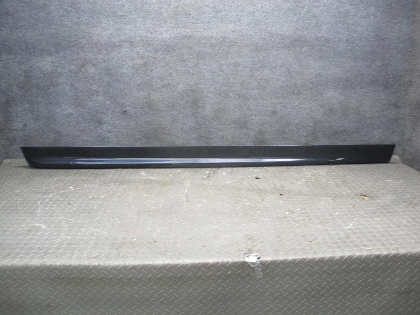 01-06 BMW E46 325Ci 330Ci ZHP 2-DOOR Right Side Skirt Rocker Panel Molding OEM