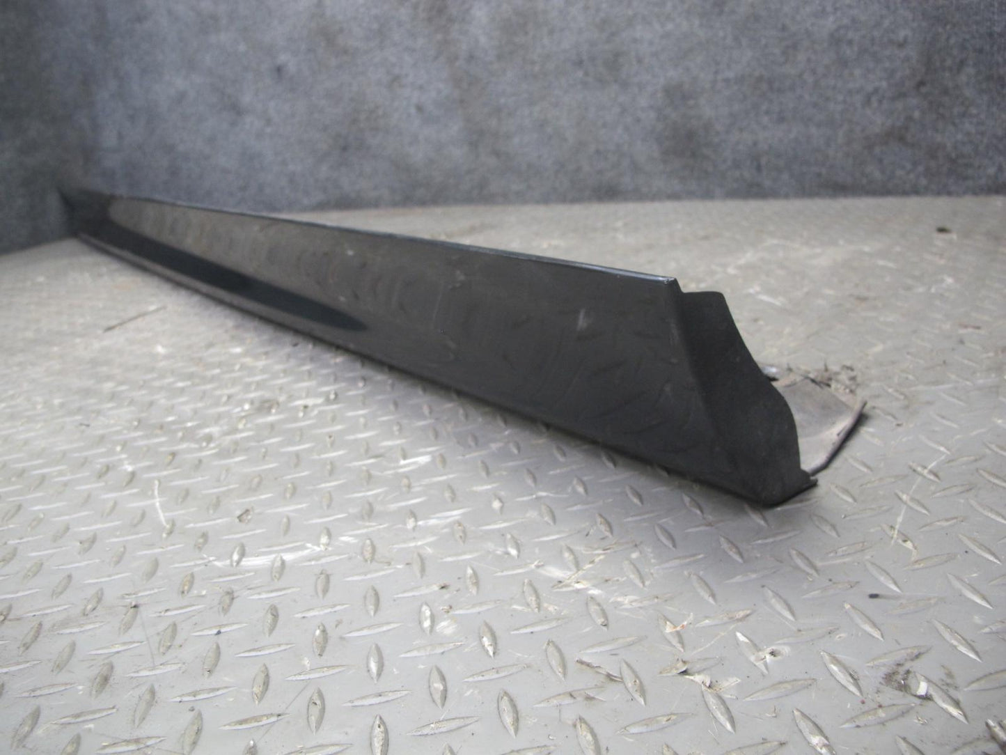 01-06 BMW E46 325Ci 330Ci ZHP 2-DOOR Right Side Skirt Rocker Panel Molding OEM