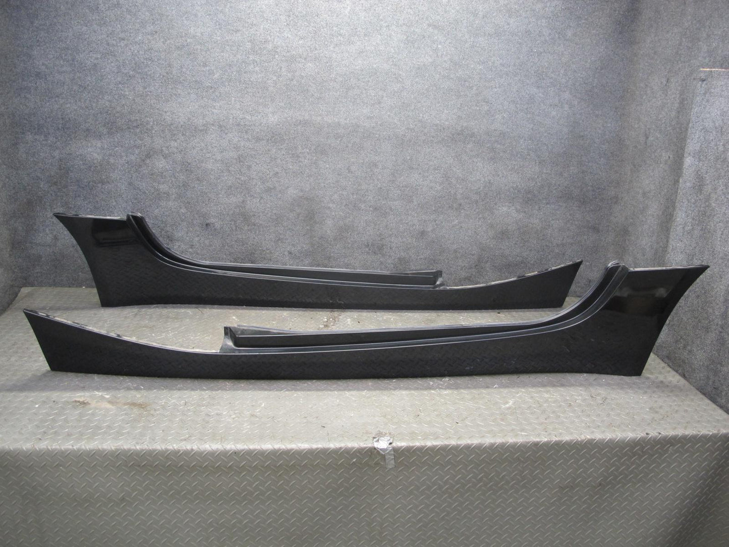 03-08 BMW E85 Z4 Set of 2 Left & Right Side Skirt Rocker Panel Molding Black OEM