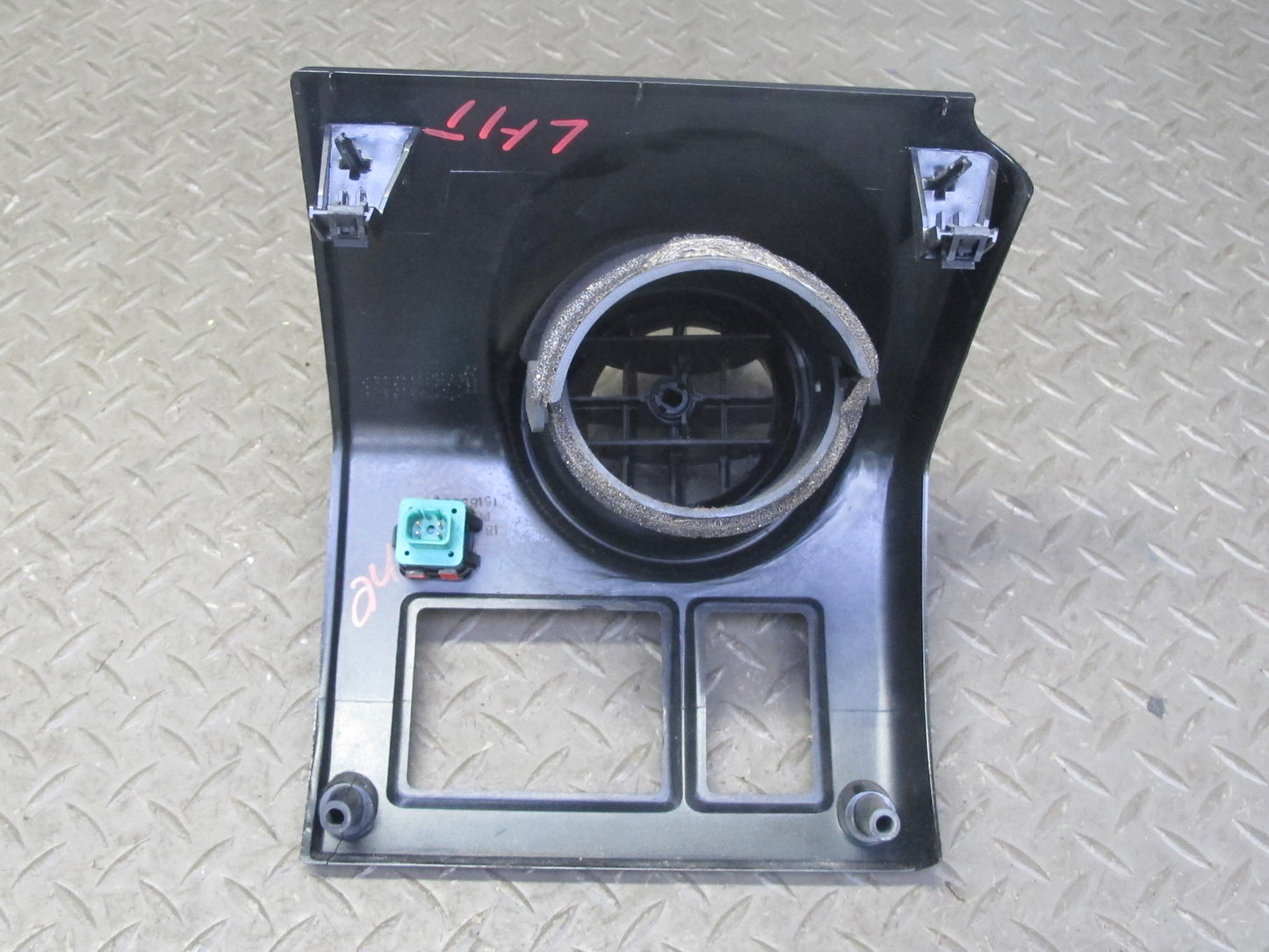 2003-2004 Hummer H2 Dash Front Left A/C Air Vent Grille w Trim