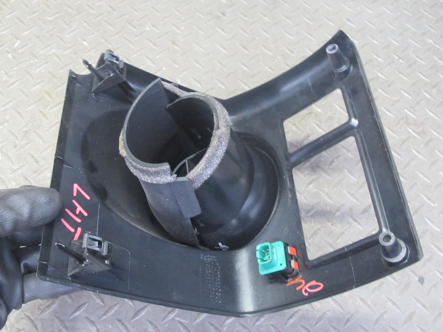 2003-2004 Hummer H2 Dash Front Left A/C Air Vent Grille w Trim