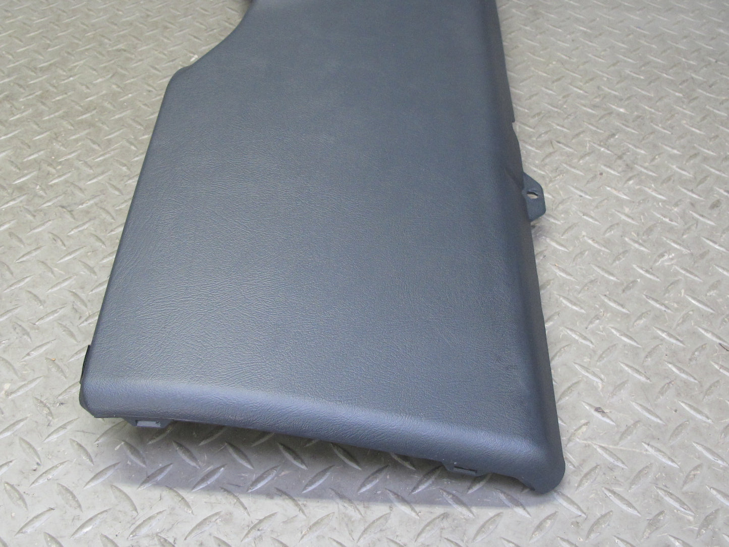 2003-2007 Hummer H2 Dash Front Left Lower Knee Trim Cover Panel 15058424