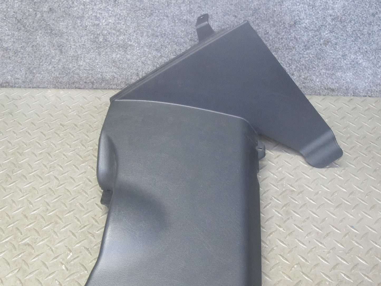 2003-2007 Hummer H2 Dash Front Left Lower Knee Trim Cover Panel 15058424
