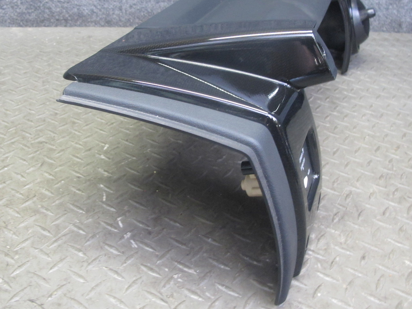 2005-2007 Hummer H2 Dash Front Right Upper Trim Panel w Air Vent