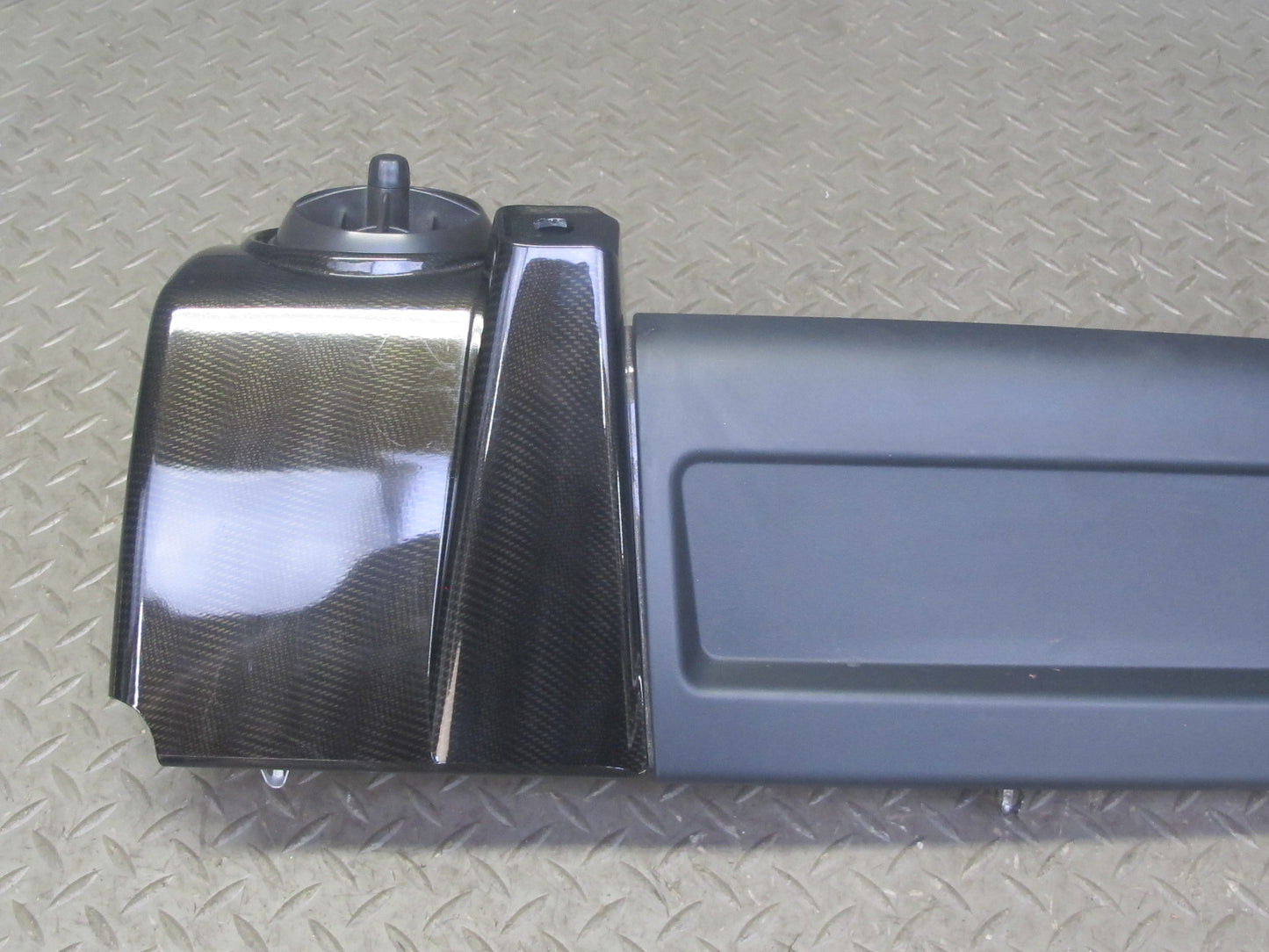2005-2007 Hummer H2 Dash Front Right Upper Trim Panel w Air Vent