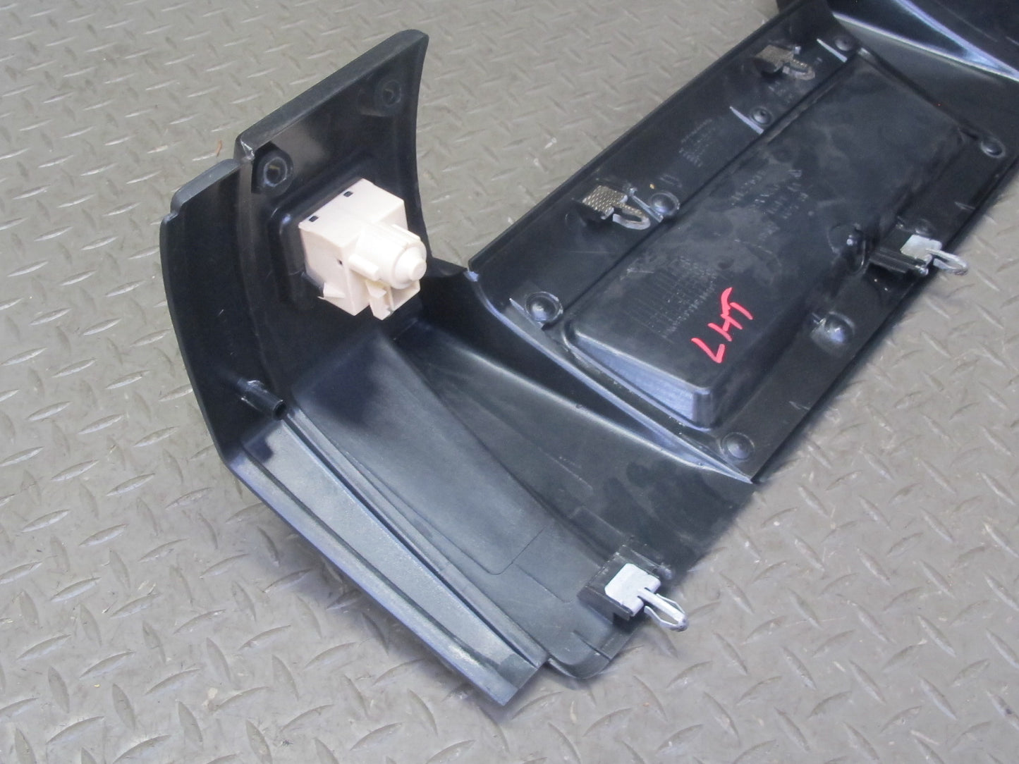 2005-2007 Hummer H2 Dash Front Right Upper Trim Panel w Air Vent