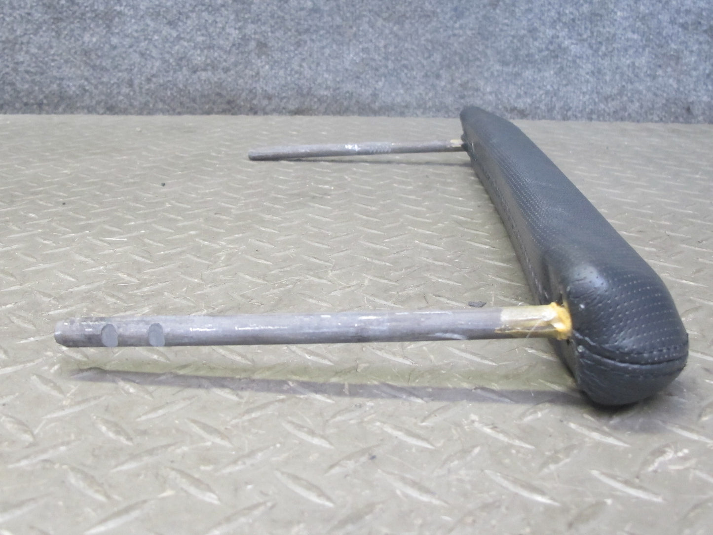 2003-2007 Hummer H2 Dash Front Right Grip Grab Handle Bar