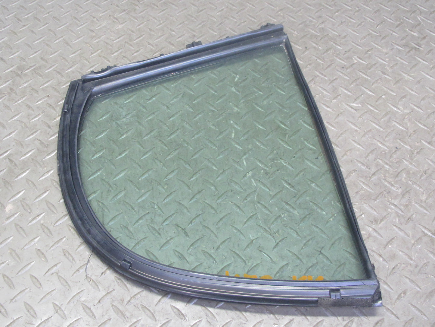 01-05 Lexus JZS160L GS430 GS300 Rear Right Quarter Window Glass OEM