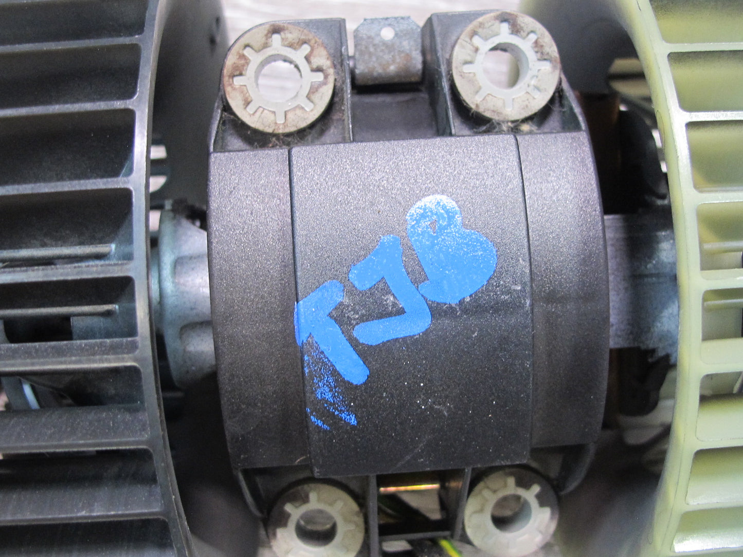 01-06 BMW E46 325Ci 330Ci A/C Heater Blower Motor Fan w Resistor OEM