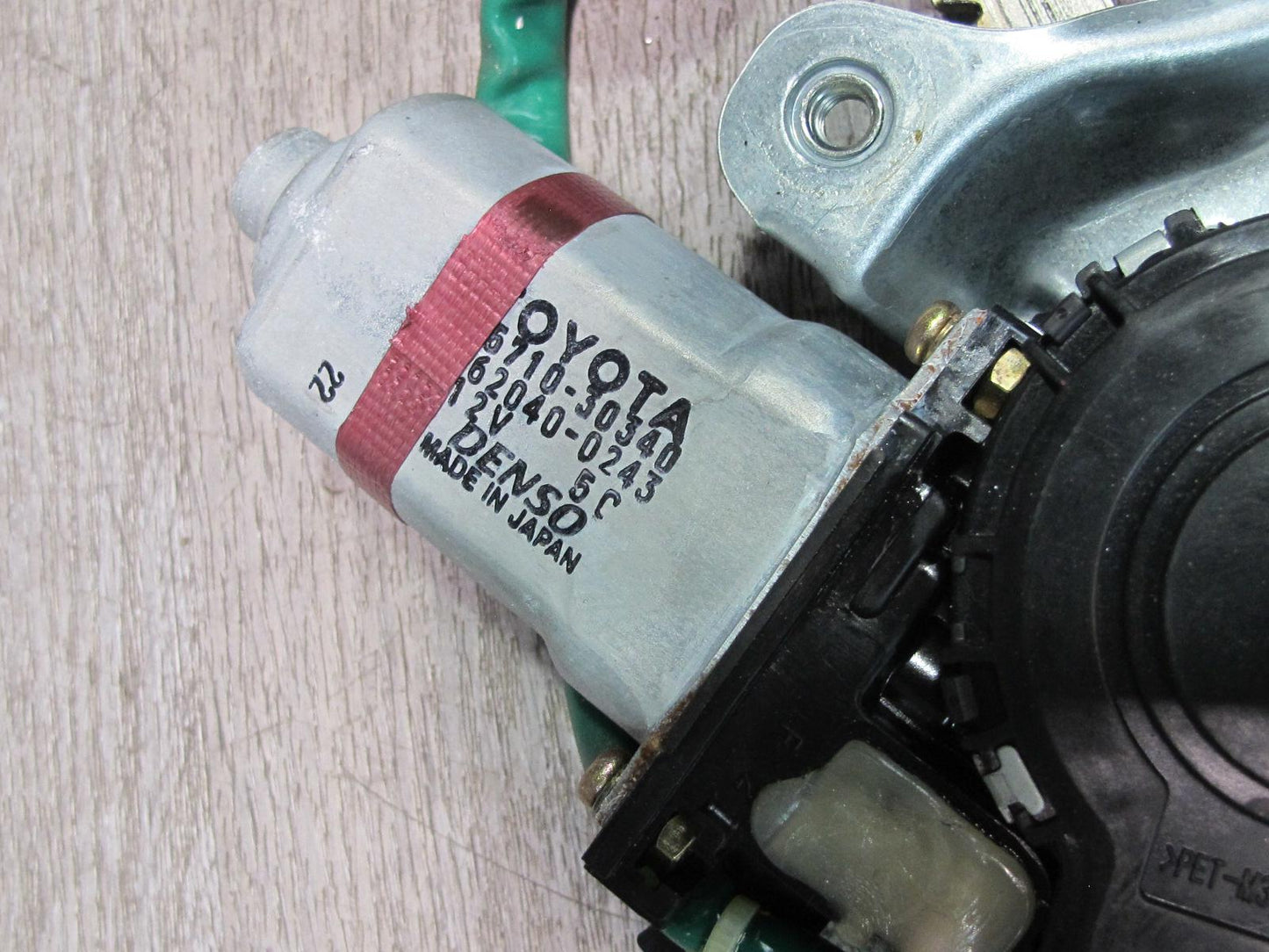 98-05 Lexus GS400 GS430 GS300 Front Right Door Window Regulator w Motor OEM