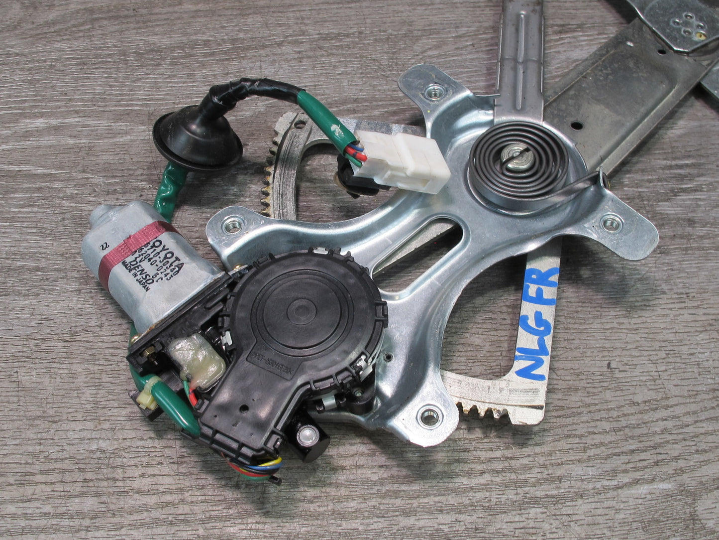 98-05 Lexus GS400 GS430 GS300 Front Right Door Window Regulator w Motor OEM