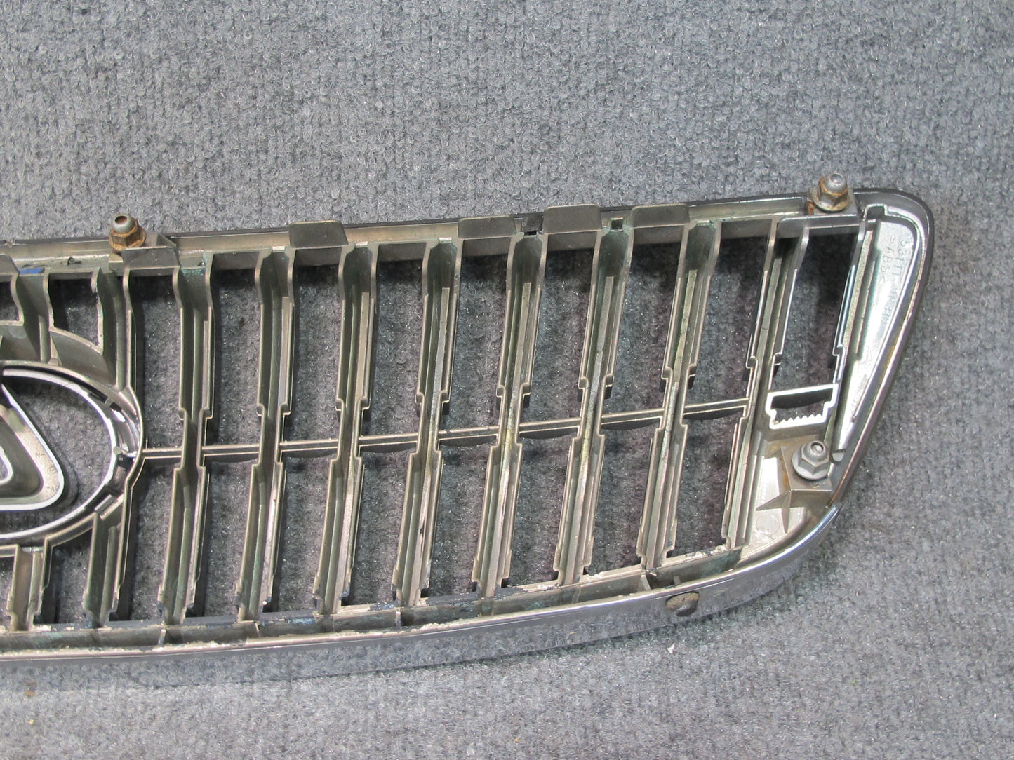 01-05 Lexus JZS160L GS430 GS300 Front Radiator Grille w Hood Release OEM