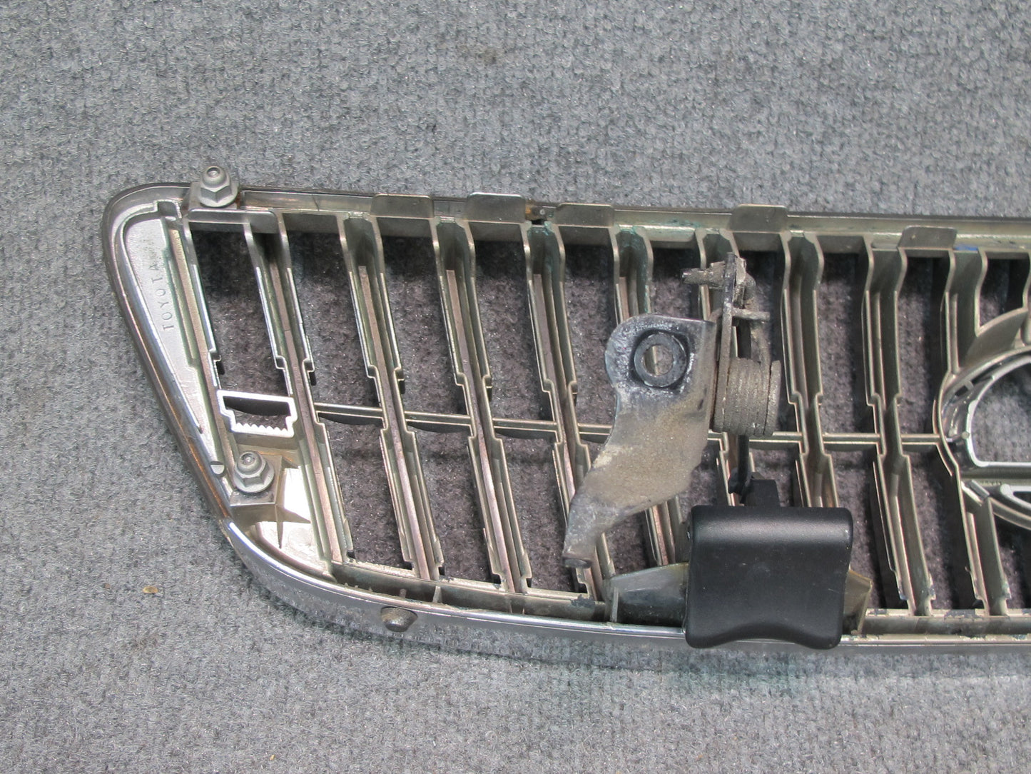 01-05 Lexus JZS160L GS430 GS300 Front Radiator Grille w Hood Release OEM