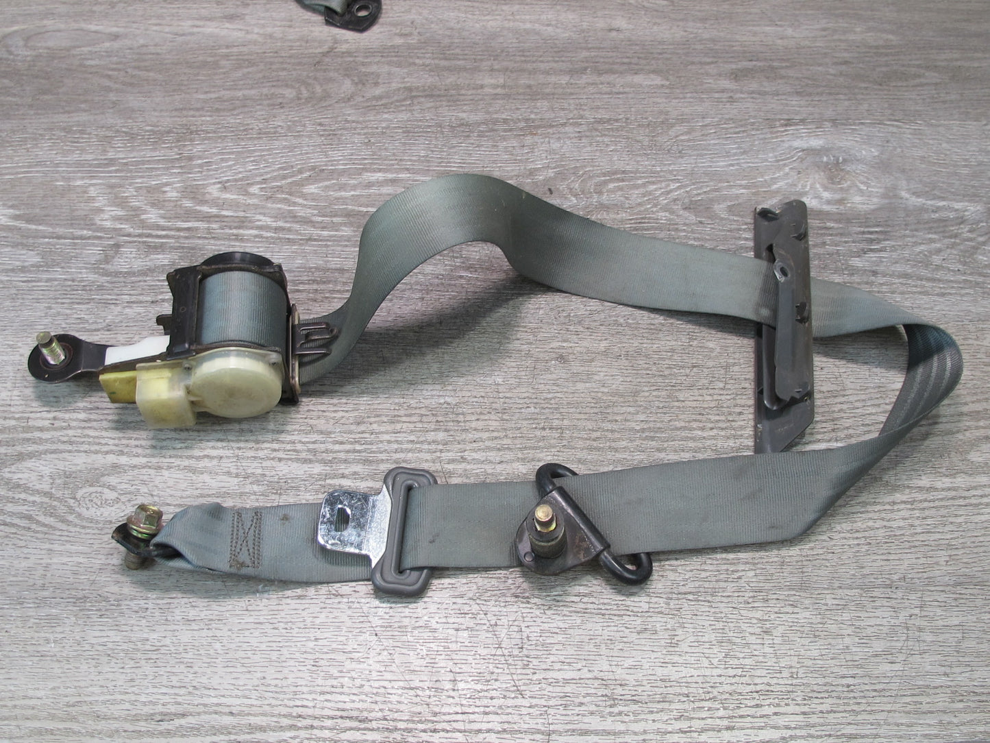 89-92 TOYOTA SUPRA MK3 REAR RIGHT & LEFT SIDE SEATBELT RETRACTOR SET OEM