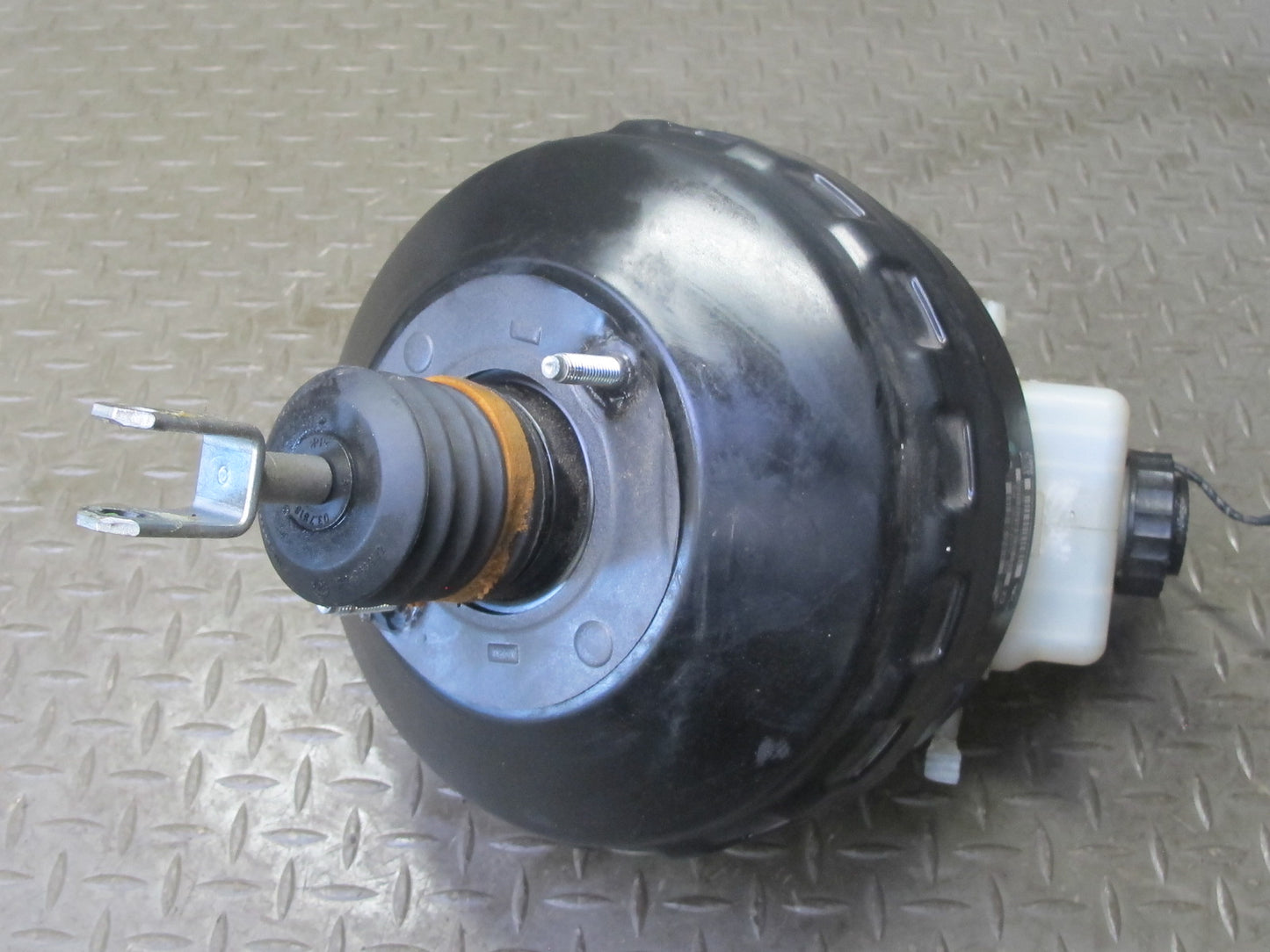 2008-2013 BMW E90 E92 E93 M3 328i 335i Brake Master Cylinder Booster Reservoir