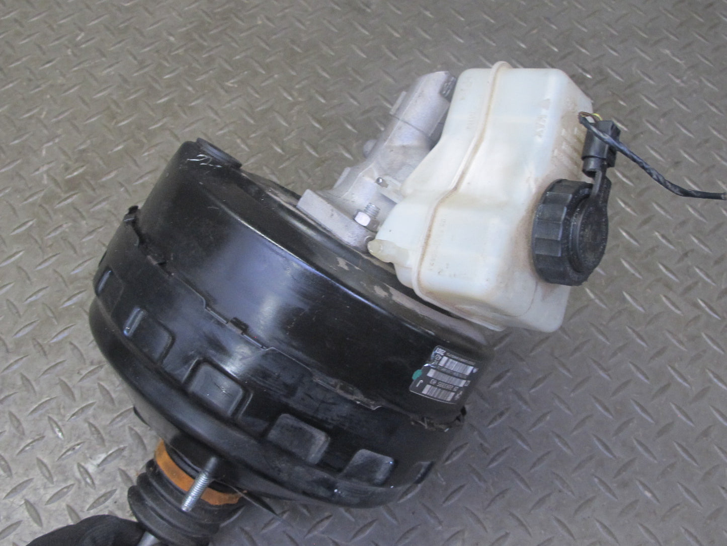 2008-2013 BMW E90 E92 E93 M3 328i 335i Brake Master Cylinder Booster Reservoir